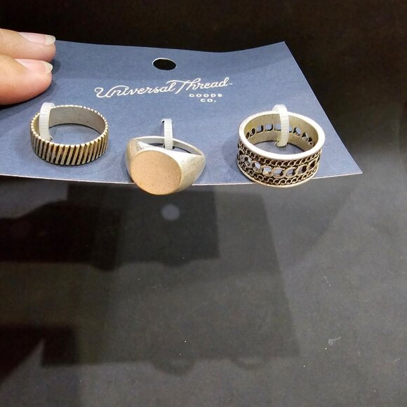 Ring set silver tone Universal Thread NWT on card 3 sizes jewelery - Picture 2 of 4